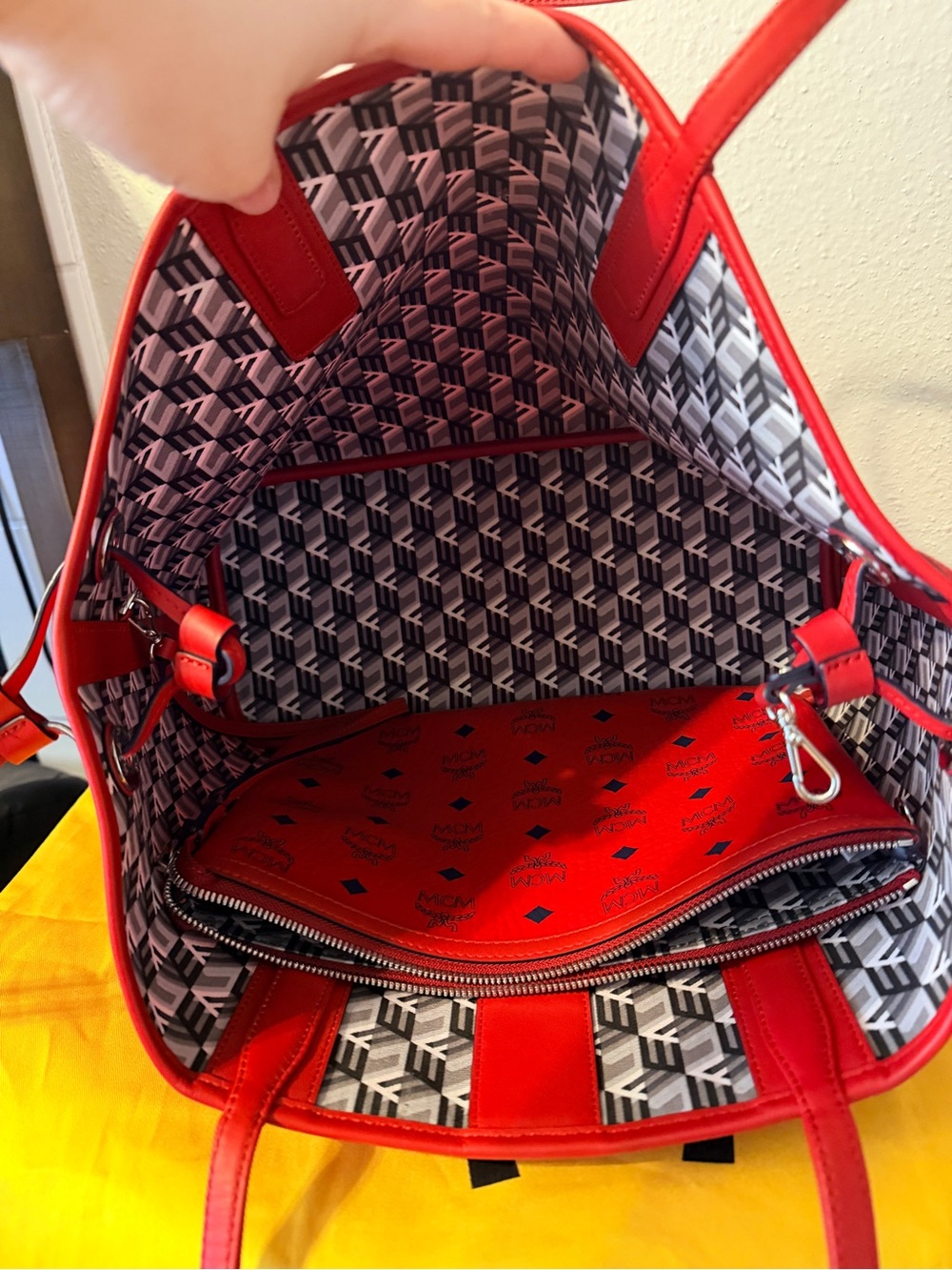 MCM Medium Liz Reversible Tote - Picture 8 of 11